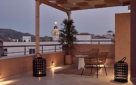 Laura Suites